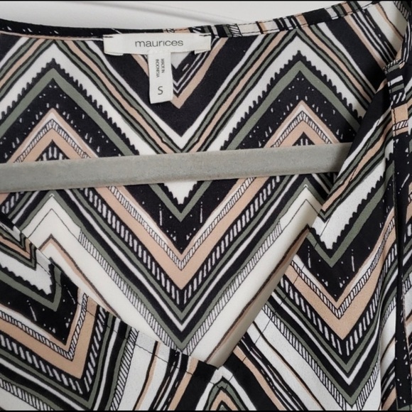 NWOT Maurices Sheer Chevron Patterned top, SZ S - Picture 3 of 4